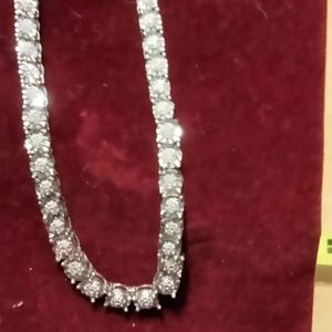 .33 kt Natural diamond necklace